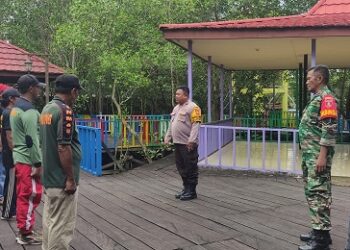 Bhabinkamtibmas Berbas Pantai Bersama Babinsa Berikan Pelatihan PBB Kepada Anggota Linmas