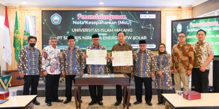 Hemat Energi, Unisma Manfaatkan Panel Surya