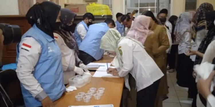Polres Kutim Lakukan Urine 93 Pegawai DPMDes Kutim 