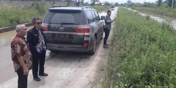 Permudah Mobilisasi Masyarakat, Bupati Kutim Minta Jalan Aspal Poros Sangsel-Sangkima Tersambung