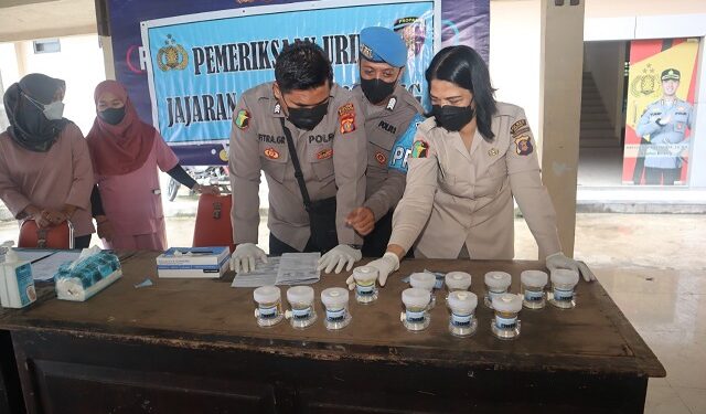 Polres Bontang Lakukan Tes Urine Dadakan