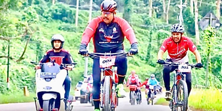 Edi Damansyah Pimpin Gowes Merah Putih