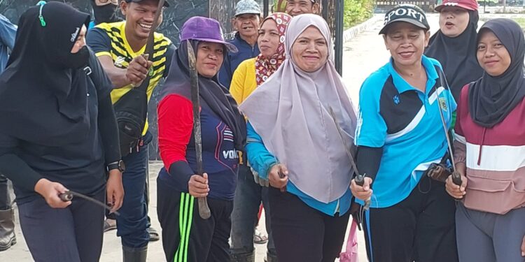 Gotong Royong Bersihkan Kampus Presisi SPN Polda Kaltim