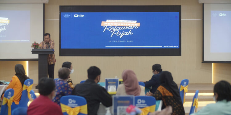 Siap Bertugas, Kanwil DJP Kaltimtara Resmi Kukuhkan Relawan Pajak Tahun 2023