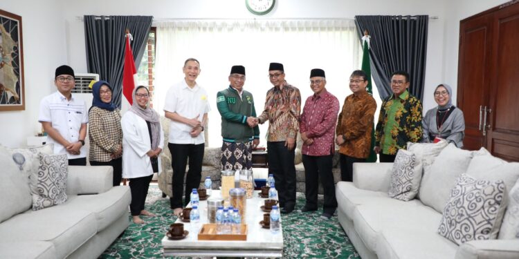 Dirjen Pajak Silaturahmi Ke Ketum PBNU, Ini Pesan Gus Yahya….