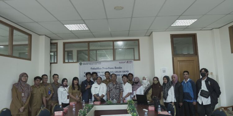 Diskominfo PPU Gelar Pelatihan Penulisan Berita Bagi SKPD