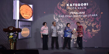 Kabupaten PPU Kembali Terima Piala Adipura Kategori Kota Kecil