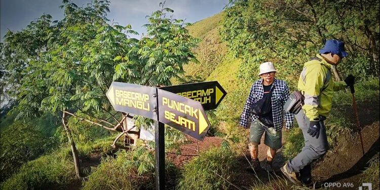 Star di Nepal Van Java, Disuguhi Pemandangan Sepanjang Jalur