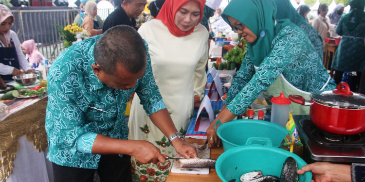 Buat Dua Jenis Masakan, TP PKK Saloloang Juara LMSI 