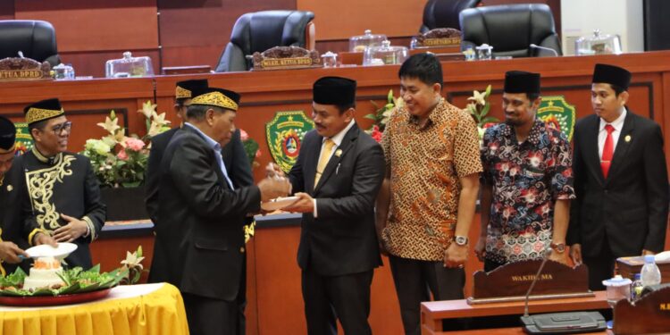 Sidang Paripurna HUT Ke-21 Kabupaten PPU, Hamdam: Ajak Masyarakat Mendukung Pembangunan IKN