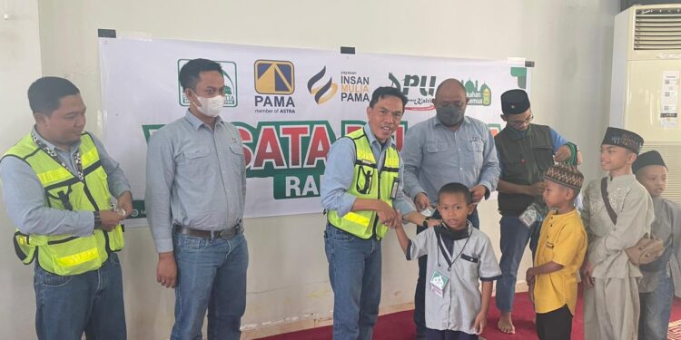 PT PAMA Site KPC Bahagiakan Anak Yatim Dengan Program Wisata Belanja Ramadhan