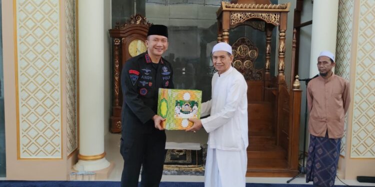 Safari Ramadan di Masjid Nurul Qamar, Dansat Brimob Kaltim: Dengan Silaturahmi Memudahkan Tugas Polri