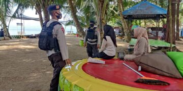 Brimob Kaltim Patroli di Pantai Cemara Balikpapan, Pastikan Keamanan Libur Lebaran 2023