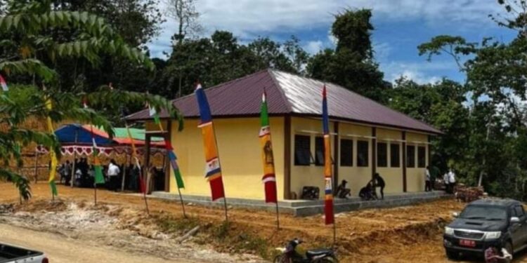 Hamdam Resmikan Sekolah Filial SDN 005 Penajam