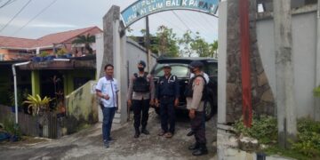Patroli Sambang, Brimob Polda Kaltim Amankan Ibadah Gereja Hari Minggu