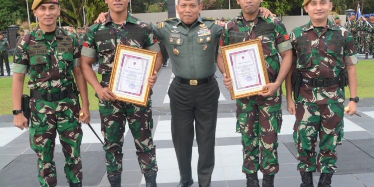 Dua Prajurit Kodam VI/Mlw terima Penghargaan Prajurit Berprestasi