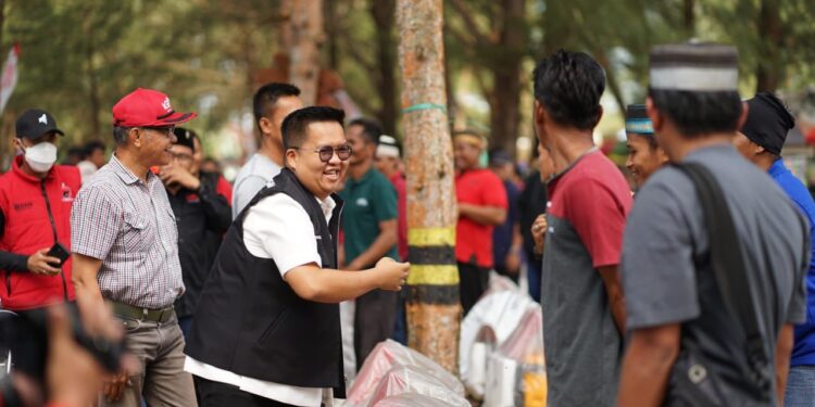 Wabup Kukar Serahkan Bantuan Perikanan ke Nelayan di Kukar, Rendi Solihin Terkenang Perjuangan Orang Tuanya