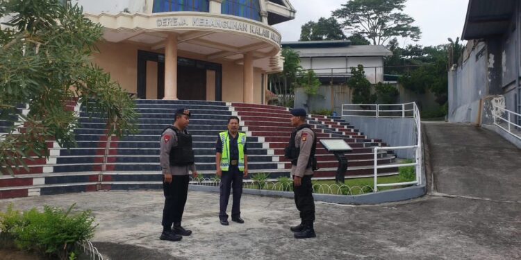 Brimob Polda Kaltim Pengamanan Ibadah Gereja