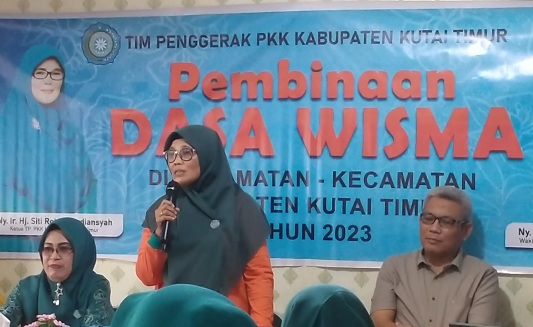 Ketua PKK Kutim Siti Robiah Lakukan Pembinaan Dasa Wisma