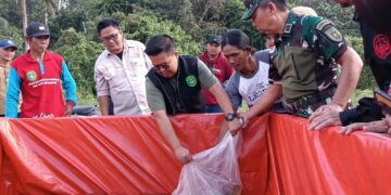 Kedatangan Rendi Solihin Buat Masyarakat Perikanan di Sanga-sanga Full Senyum