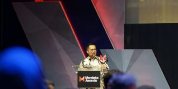 Rendi Solihin Wakili Kukar Terima Penghargaan ‘Inovatif untuk Negeri’ Merdeka Awards 2023