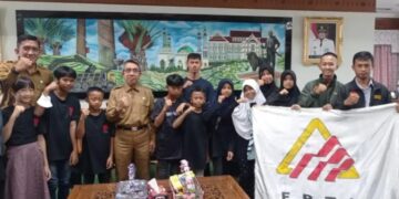 Lepas 20 Atlet FPTI Kutim, Bupati Minta Pertahankan Prestasi