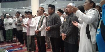 Tablig Akbar Dihadiri Ribuan Jamaah, Ini Pesan UAS untuk Warga Kutim….