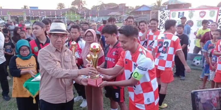 Turnamen Sepak Bola Camat Cup Muara Ancalong Jadi Ajang Persiapan Bupati Cup
