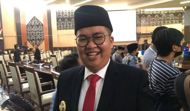 Jaga Kelestarian Alam, Rendi Solihin Ajak Masyarakat Tiru Desa Muara Siran