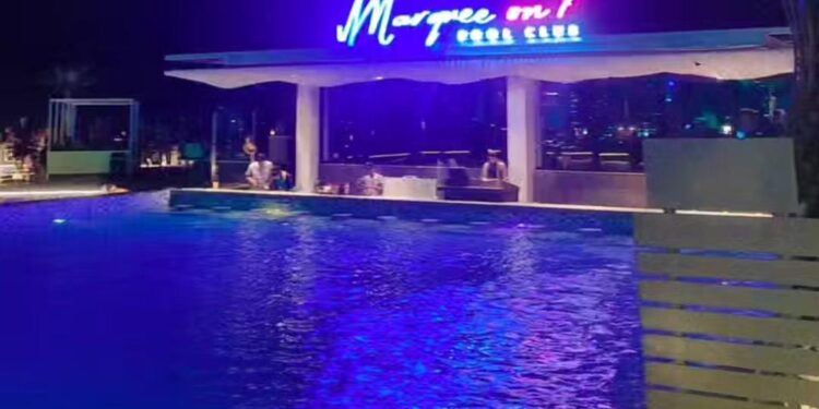 Keren..!! Pentacity Hotel Hadirkan Pool Club Pertama di Balikpapan