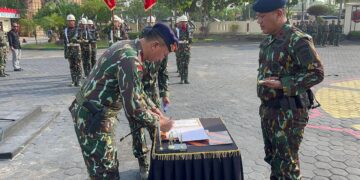 Dansat Brimob Pimpin Upacara Pengukuhan Danyon A dan Danyon B Satbrimobda Polda Kaltim