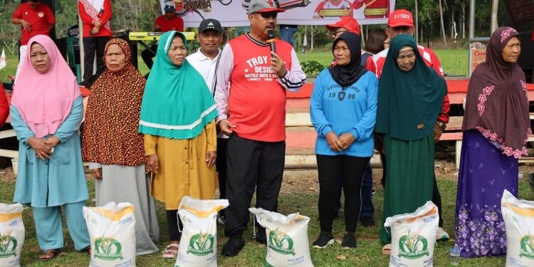 Pembagian Beras 10 Kg untuk Ribuan KPM di Kukar Dimulai  