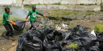 Lakukan Normalisasi Sungai, Warga Loa Ipuh Bersih-bersih Aliran Sungai