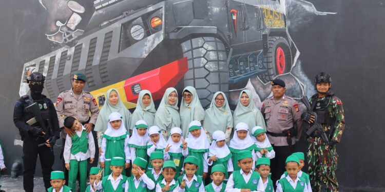 Kunjungan Belajar Murid TK Islam Jabal Ilmi Ke Mako Batalyon B Pelopor