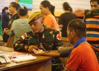 Satgas Pamtas Batalyon Arhanud 8/MBC Peduli kesehatan Masyarakat di Perbatasan