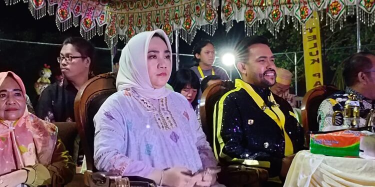 Asti Mazar Bulang: Suksesnya Budaya Bugis Vaganza di Teluk Pandan