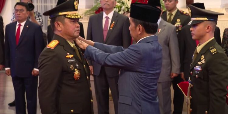 Presiden Jokowi Lantik Maruli Simanjuntak Jadi KSAD