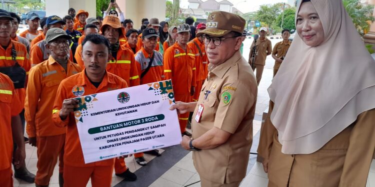 KLHK Mendukung Keberlanjutan Kebersihan, Bantuan 3 Unit Motor Sampah untuk Pemkab PPU