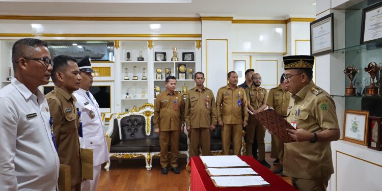 Makmur Marbun Lantik dan Ambil Sumpah Tiga Pejabat PPU
