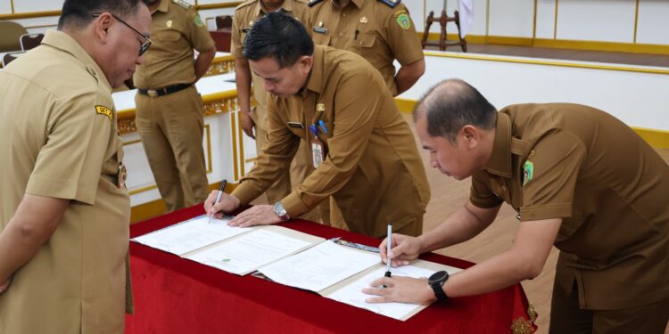Pj Bupati Penajam Paser Utara Teken Perjanjian Kinerja, Mewujudkan Komitmen Bersama