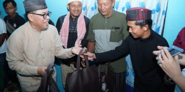 Suasana Haru dan Kekompakan, Makmur Marbun Berbaur dalam Sahur Bersama Warga Desa Labangka Barat