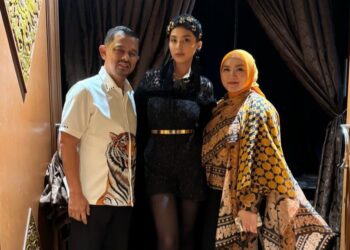 Tampil Memukau di IFW 2024, Putri Ramadhani Suci Tri Mukti Kenakan Busana Terbaru Ian Adrian 