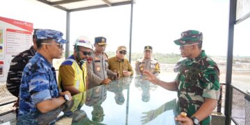 Pangdam VI/Mlw dan Kapolda Kaltim Tinjau Pos Pengamanan Idul Fitri 2024 di Balikpapan