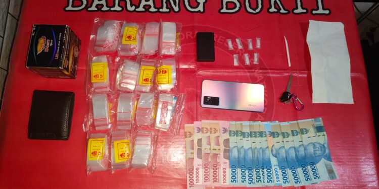 Sat Resnarkoba Amankan Pengedar Narkotika Jenis Sabu di Perum Desa Jone