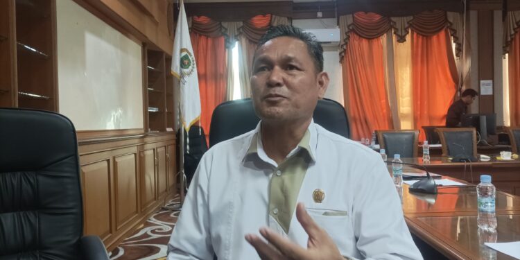 Ketua Komisi D DPRD Kutim Responsif Terhadap Keluhan Buruh Terkait Kenaikan Pajak