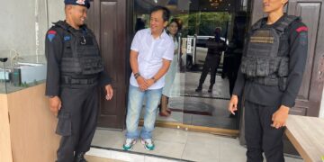 Patroli Brimob Kaltim di Gereja Balikpapan Menjaga Kehangatan Ibadah