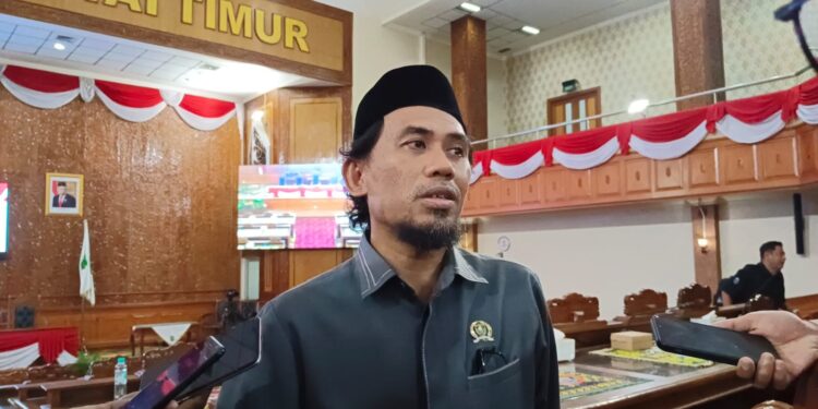 Pemecahan Pengerjaan Infrastruktur Jalan di Kutim: Jimmi, Anggota DPRD Kutim, Soroti Kesejahteraan Warga