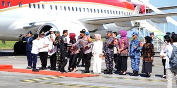 Kedatangan Jokowi di Balikpapan Disambut Hangat Kapolda dan Pejabat Kaltim