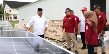 Batu Dinding Kini Terang Benderang, Lampu Tembok Jadi Sejarah Berkat Program Terang Kampongku Bupati Edi