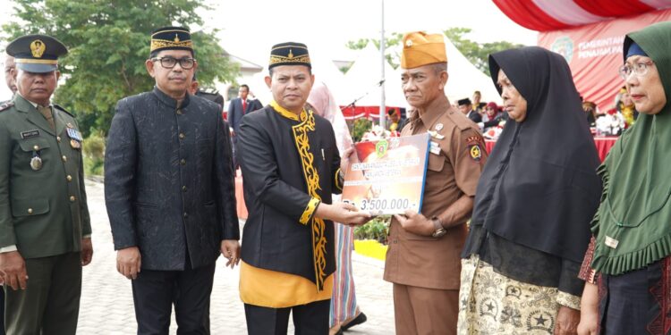 Sekda Ajak Mengenang Perjuangan Para Pahlawan
